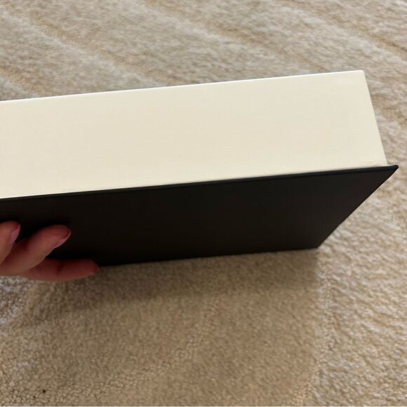 Chanel Gift Box - Picture 3 of 3